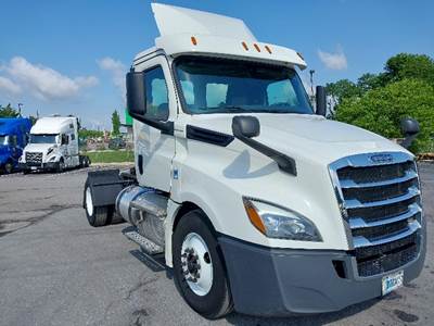 Freightliner Cascadia 126 Single Axle Day Cab Truck - 410HP, 12 Speed Automatic