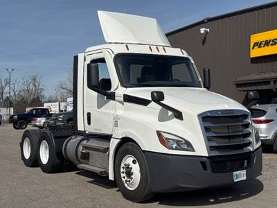 Freightliner Cascadia 126 Day Cab Truck - 435HP, 12 Speed Automatic
