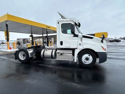 Freightliner Cascadia 126 Single Axle Day Cab Truck - 410HP, 12 Speed Automatic