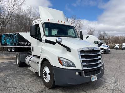 Freightliner Cascadia 126 Single Axle Day Cab Truck - 410HP, 12 Speed Automatic