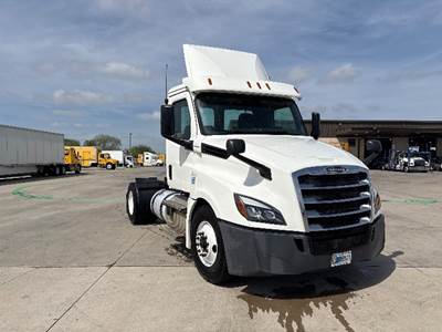 Freightliner Cascadia 126 Single Axle Day Cab Truck - 410HP, 12 Speed Automatic