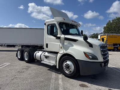 Freightliner Cascadia 126 Day Cab Truck - 435HP, 12 Speed Automatic