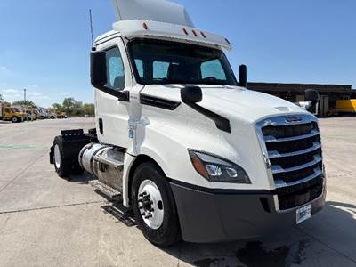 Freightliner Cascadia 126 Single Axle Day Cab Truck - 410HP, 12 Speed Automatic