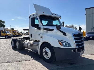 Freightliner Cascadia 126 Day Cab Truck - 435HP, 12 Speed Automatic