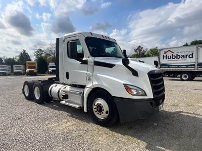 Freightliner Cascadia 126 Day Cab Truck - 455HP, 12 Speed Automatic