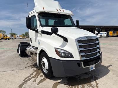 Freightliner Cascadia 126 Single Axle Day Cab Truck - 410HP, 12 Speed Automatic