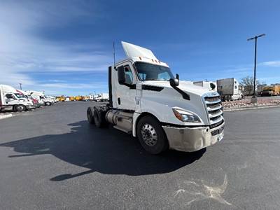 Freightliner Cascadia 126 Day Cab Truck - 450HP, 12 Speed Automatic
