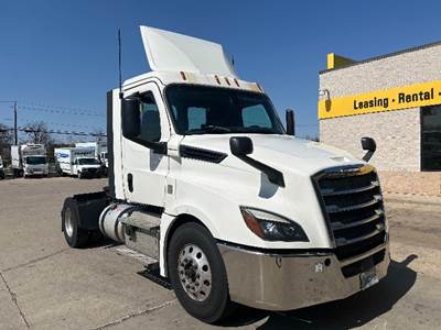 Freightliner Cascadia 126 Single Axle Day Cab Truck - 435HP, 12 Speed Automatic