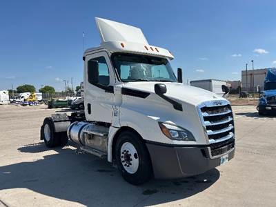 Freightliner Cascadia 126 Single Axle Day Cab Truck - 410HP, 12 Speed Automatic