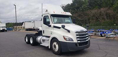 Freightliner Cascadia 126 Day Cab Truck - 435HP, 12 Speed Automatic