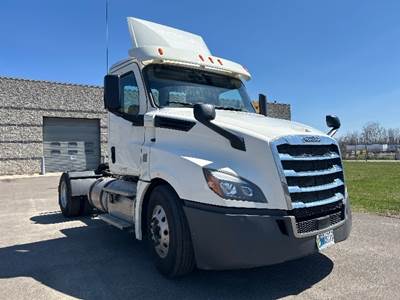 Freightliner Cascadia 126 Single Axle Day Cab Truck - 410HP, 12 Speed Automatic
