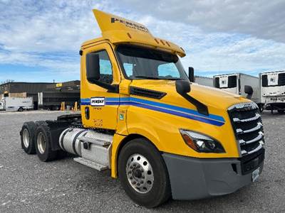 Freightliner Cascadia 126 Day Cab Truck - 435HP, 12 Speed Automatic