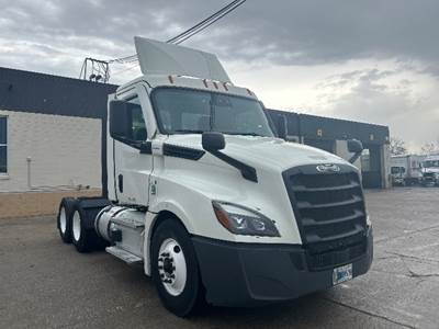 Freightliner Cascadia 126 Day Cab Truck - 435HP, 12 Speed Automatic