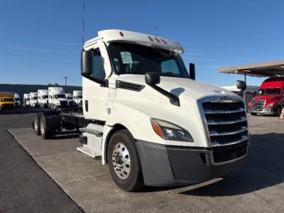 Freightliner Cascadia 126 Day Cab Truck - 455HP, 12 Speed Automatic