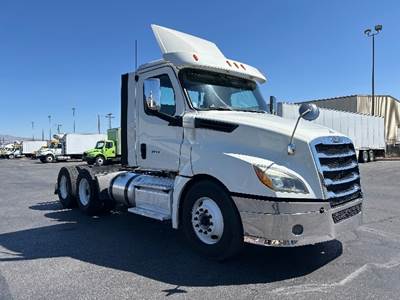 Freightliner Cascadia 126 Day Cab Truck - 435HP, 12 Speed Automatic