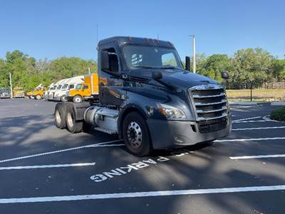 Freightliner Cascadia 126 Day Cab Truck - 455HP, 12 Speed Automatic