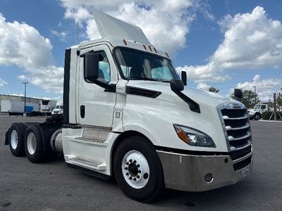 Freightliner Cascadia 126 Day Cab Truck - 455HP, 12 Speed Automatic