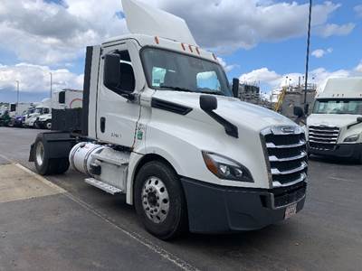 Freightliner Cascadia 126 Single Axle Day Cab Truck - 410HP, 12 Speed Automatic