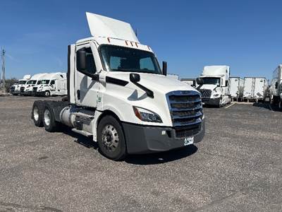 Freightliner Cascadia 126 Day Cab Truck - 455HP, 12 Speed Automatic