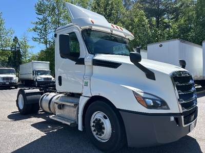 Freightliner Cascadia 126 Single Axle Day Cab Truck - 410HP, 12 Speed Automatic