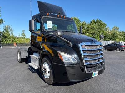 Freightliner Cascadia 126 Single Axle Day Cab Truck - 410HP, 12 Speed Automatic
