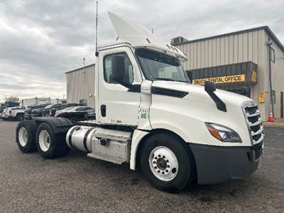 Freightliner Cascadia 126 Day Cab Truck - Cummins 400HP, 13 Speed Automatic