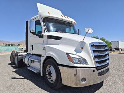 Freightliner Cascadia 126 Day Cab Truck - 455HP, 12 Speed Automatic