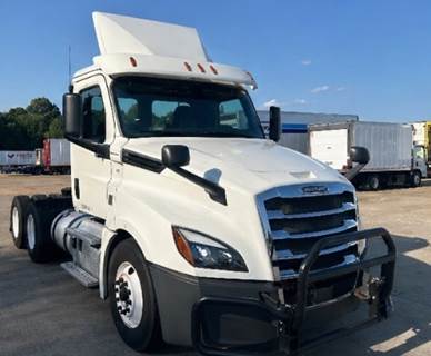 Freightliner Cascadia 126 Day Cab Truck - 435HP, 12 Speed Automatic
