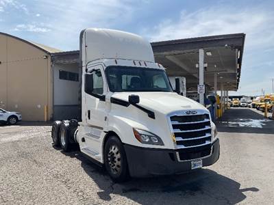Freightliner Cascadia 126 Day Cab Truck - 455HP, 12 Speed Automatic
