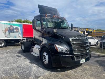 Freightliner Cascadia 126 Single Axle Day Cab Truck - 410HP, 12 Speed Automatic