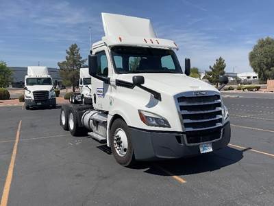 Freightliner Cascadia 126 Day Cab Truck - 435HP, 12 Speed Automatic