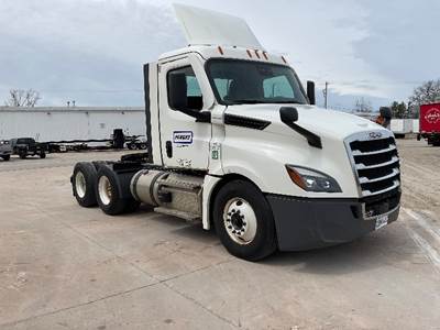 Freightliner T12664ST Day Cab Truck - 435HP, 12 Speed Automatic