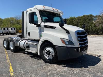 Freightliner Cascadia 126 Day Cab Truck - 455HP, 12 Speed Automatic