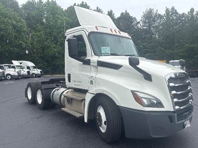 Freightliner Cascadia 126 Day Cab Truck - 455HP, 12 Speed Automatic