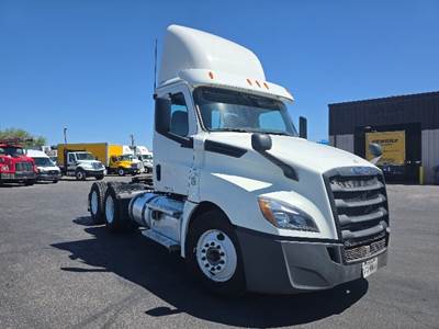 Freightliner Cascadia 126 Day Cab Truck - 435HP, 12 Speed Automatic