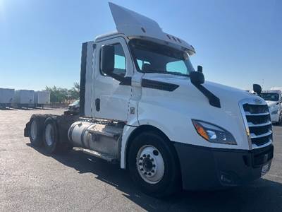 Freightliner Cascadia 126 Day Cab Truck - 435HP, 12 Speed Automatic