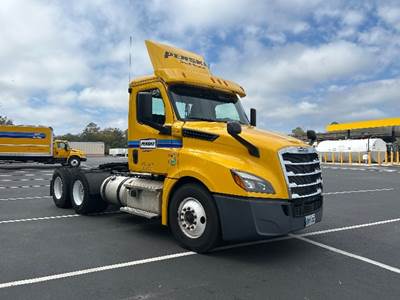 Freightliner Cascadia 126 Day Cab Truck - 435HP, 12 Speed Automatic