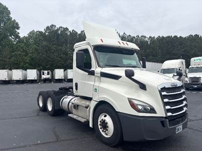 Freightliner Cascadia 126 Day Cab Truck - 435HP, 12 Speed Automatic