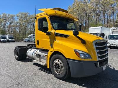 Freightliner Cascadia 126 Single Axle Day Cab Truck - 410HP, 12 Speed Automatic