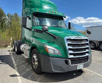 Freightliner Cascadia 126 Day Cab Truck - 455HP, 12 Speed Automatic