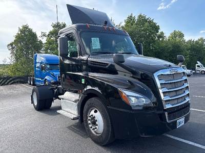 Freightliner Cascadia 126 Single Axle Day Cab Truck - 410HP, 12 Speed Automatic