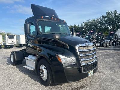 Freightliner Cascadia 126 Single Axle Day Cab Truck - 410HP, 12 Speed Automatic