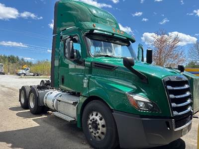Freightliner Cascadia 126 Day Cab Truck - 455HP, 12 Speed Automatic