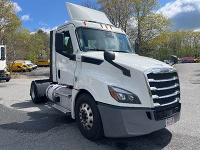 Freightliner Cascadia 126 Single Axle Day Cab Truck - 410HP, 12 Speed Automatic
