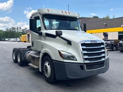 Freightliner Cascadia 126 Day Cab Truck - 435HP, 12 Speed Automatic