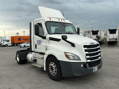 Freightliner Cascadia 126 Single Axle Day Cab Truck - 410HP, 12 Speed Automatic