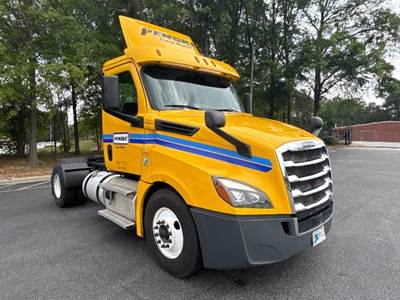 Freightliner Cascadia 126 Single Axle Day Cab Truck - 410HP, 12 Speed Automatic