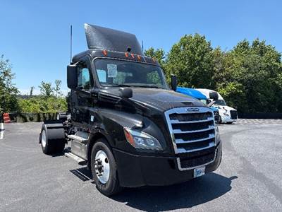 Freightliner Cascadia 126 Single Axle Day Cab Truck - 410HP, 12 Speed Automatic