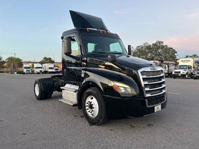 Freightliner Cascadia 126 Single Axle Day Cab Truck - 410HP, 12 Speed Automatic
