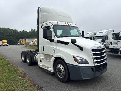 Freightliner Cascadia 126 Day Cab Truck - 455HP, 12 Speed Automatic